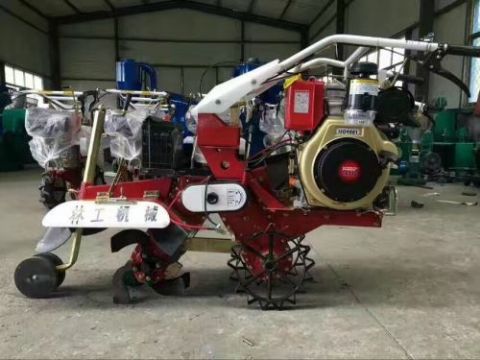 點擊查看詳細信息<br>標題：開溝機　 閱讀次數(shù)：2182