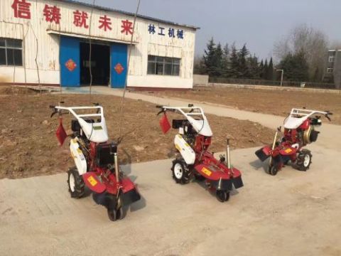 點擊查看詳細信息<br>標題：開溝機　 閱讀次數(shù)：2234